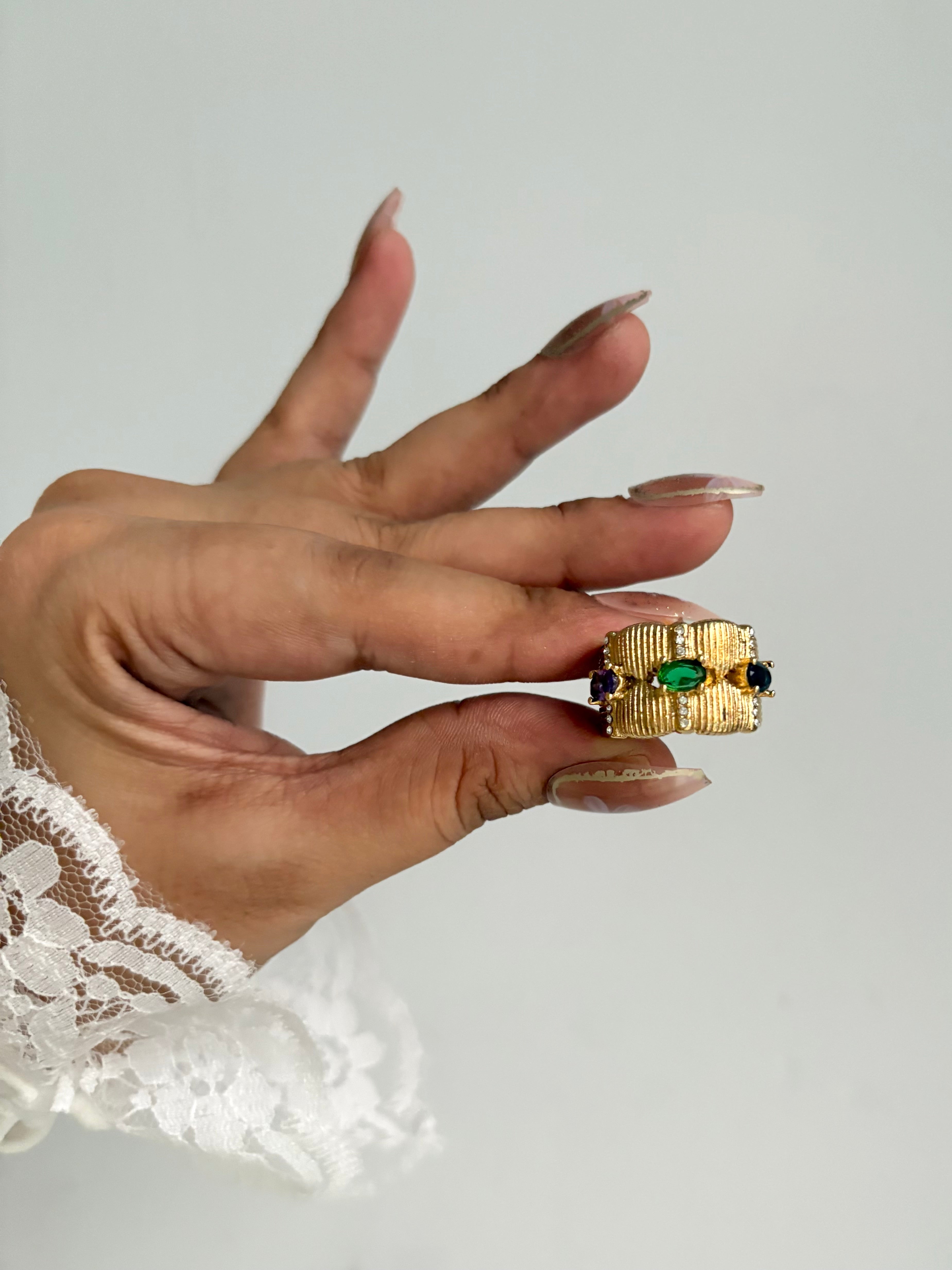 Gemstone studded textured ring