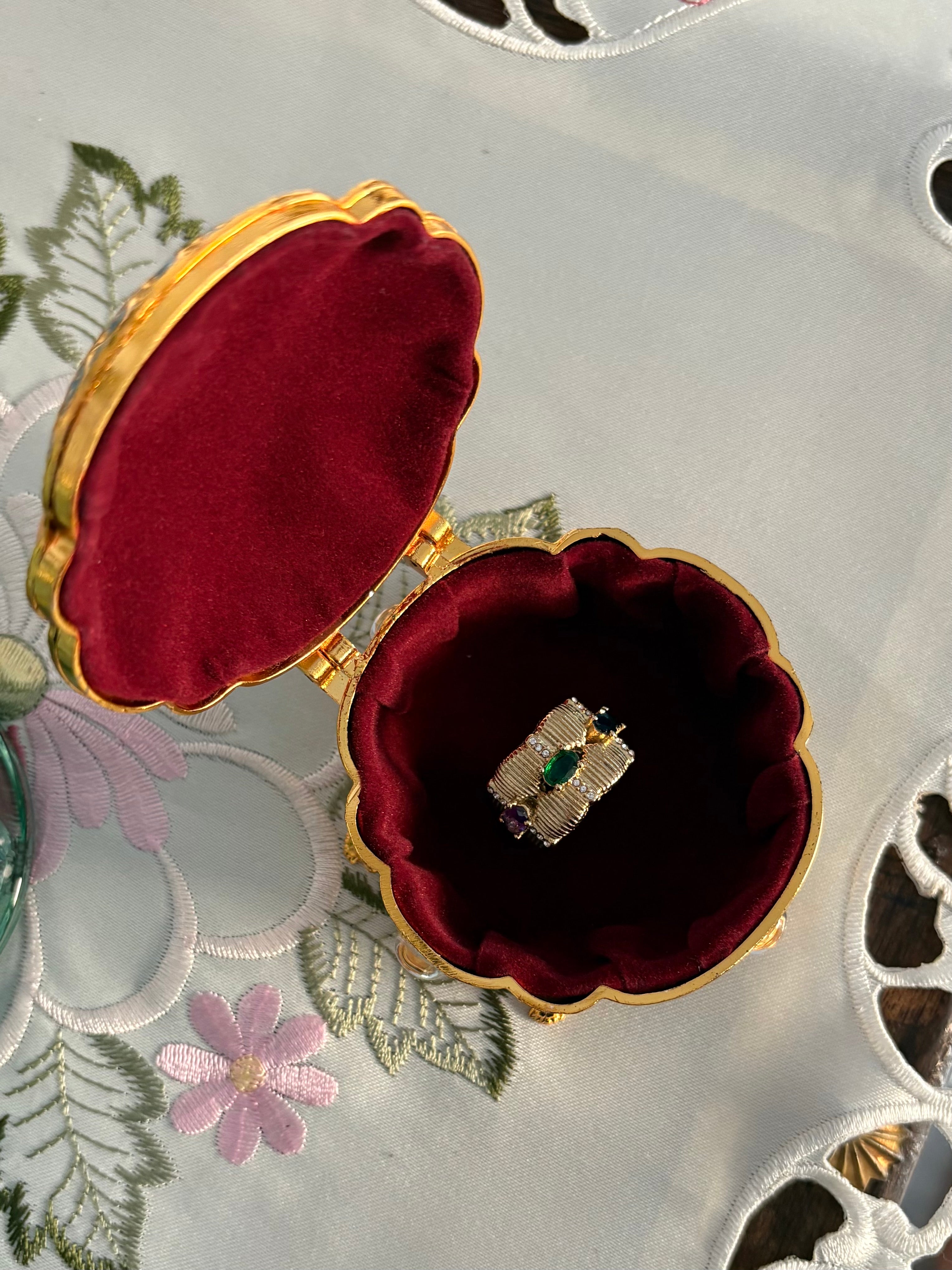 Gemstone studded textured ring