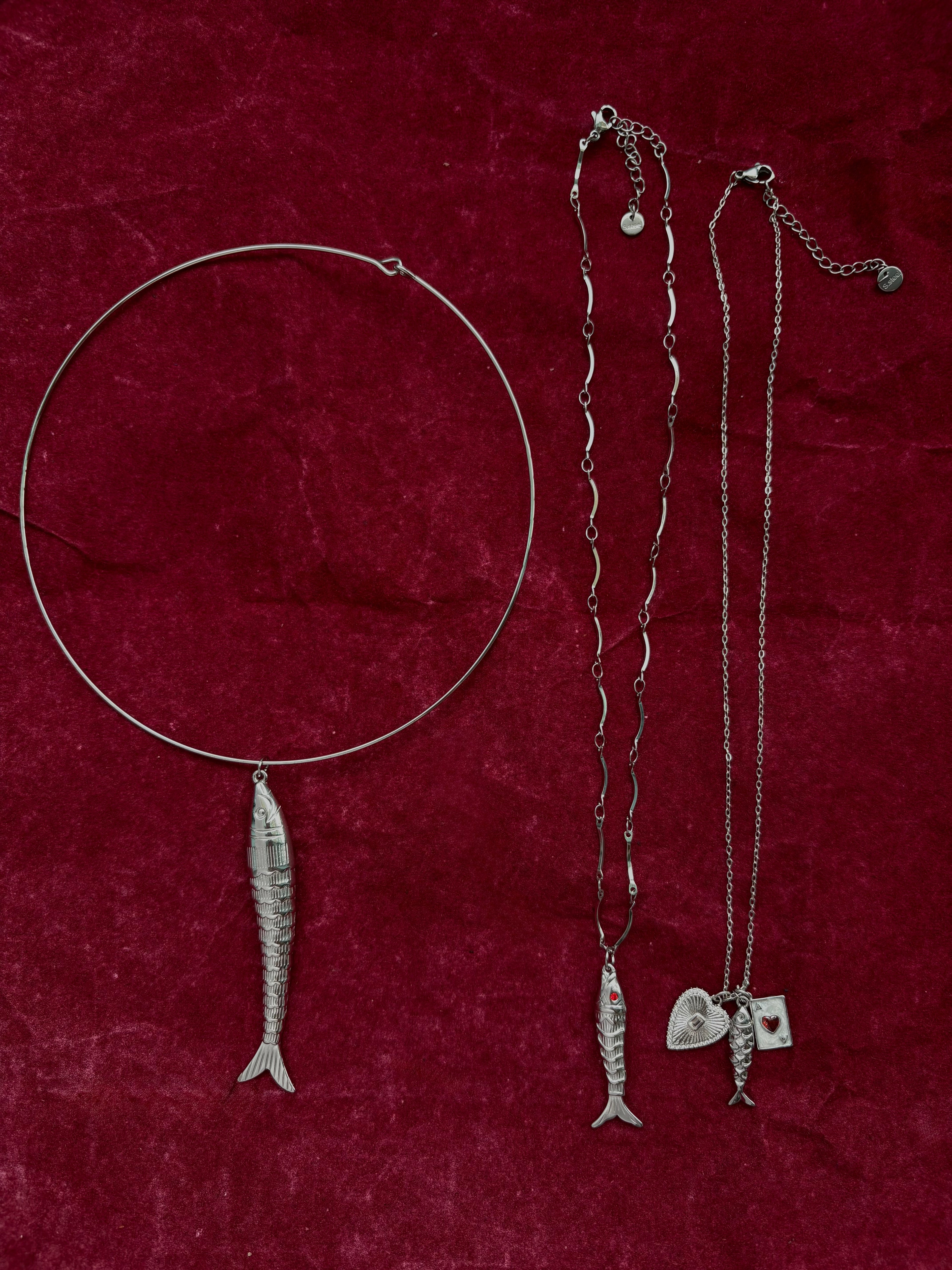Big fish collar necklace