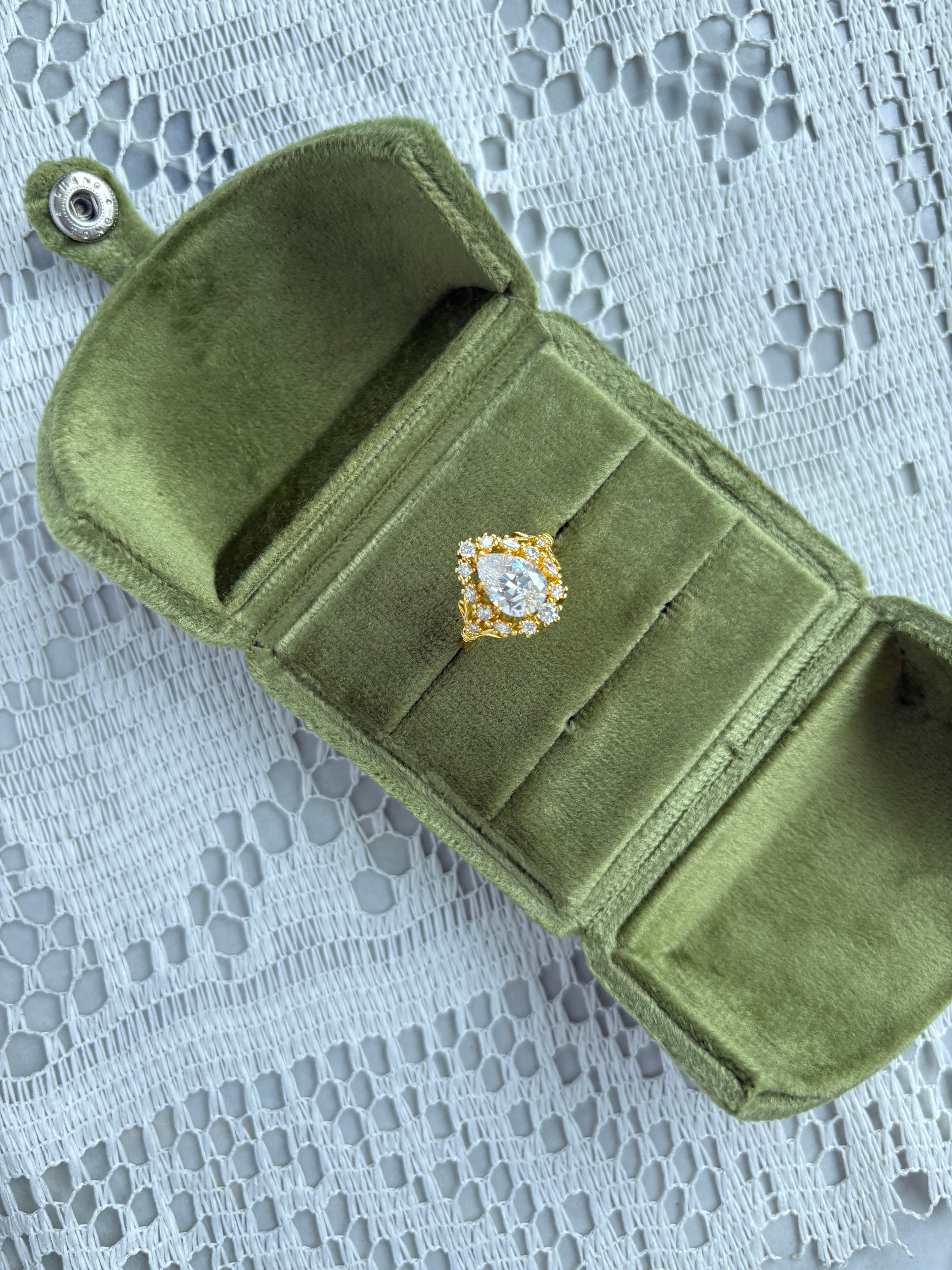 Studded white zircon ring