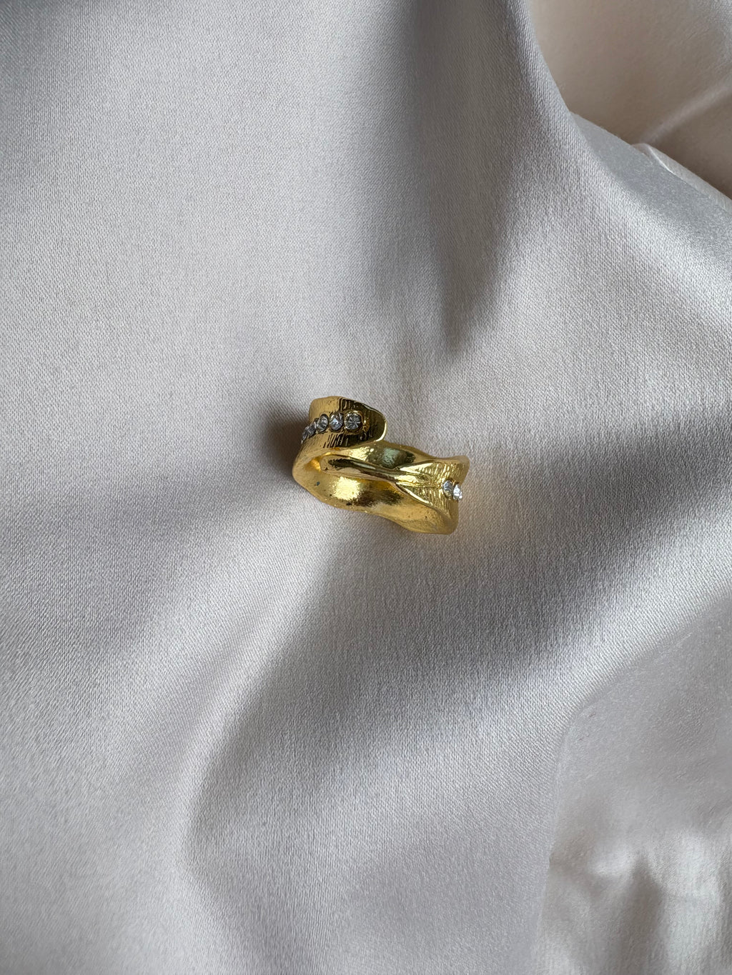 Textured ring
