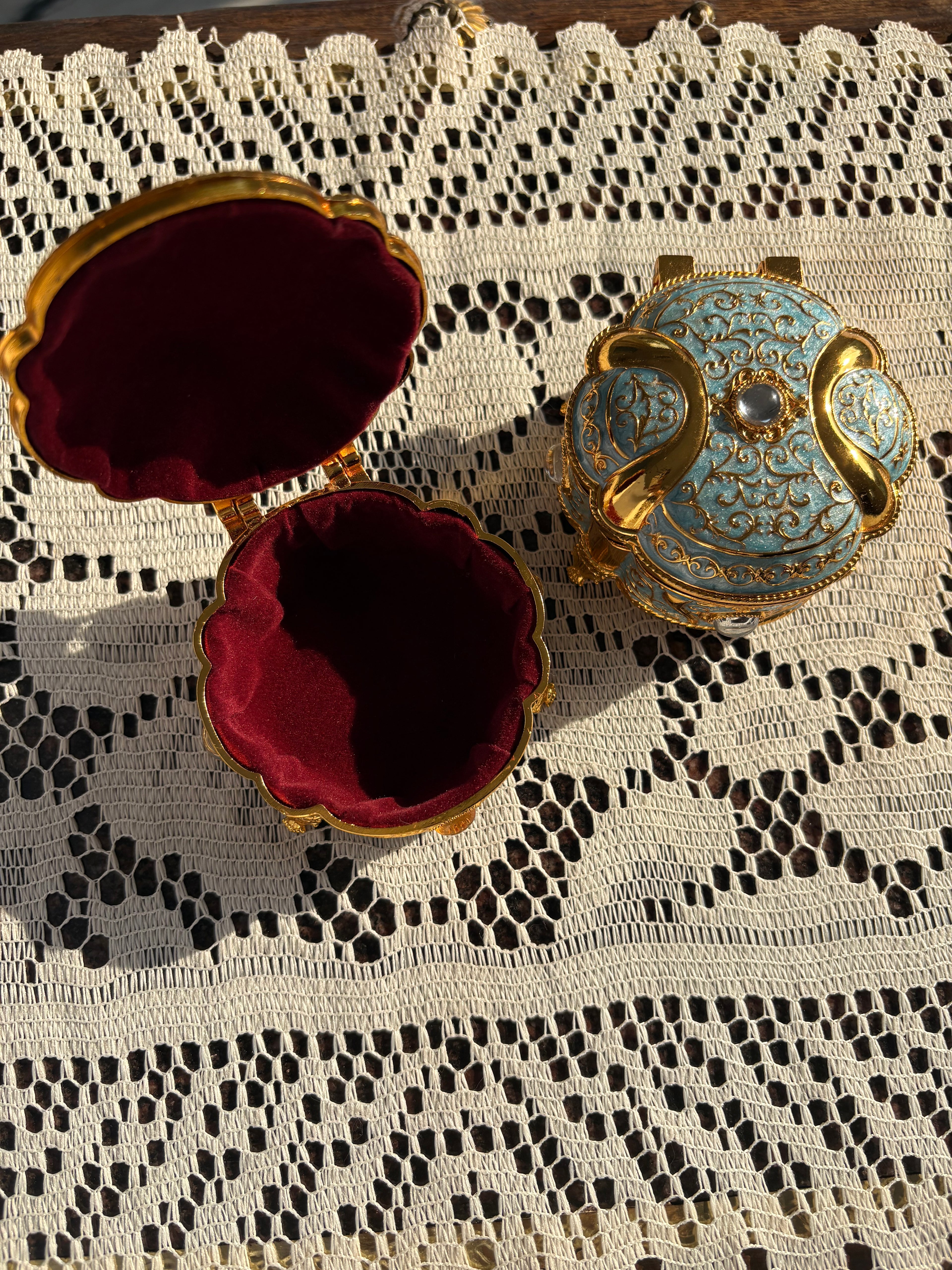 Vintage style jewellery box