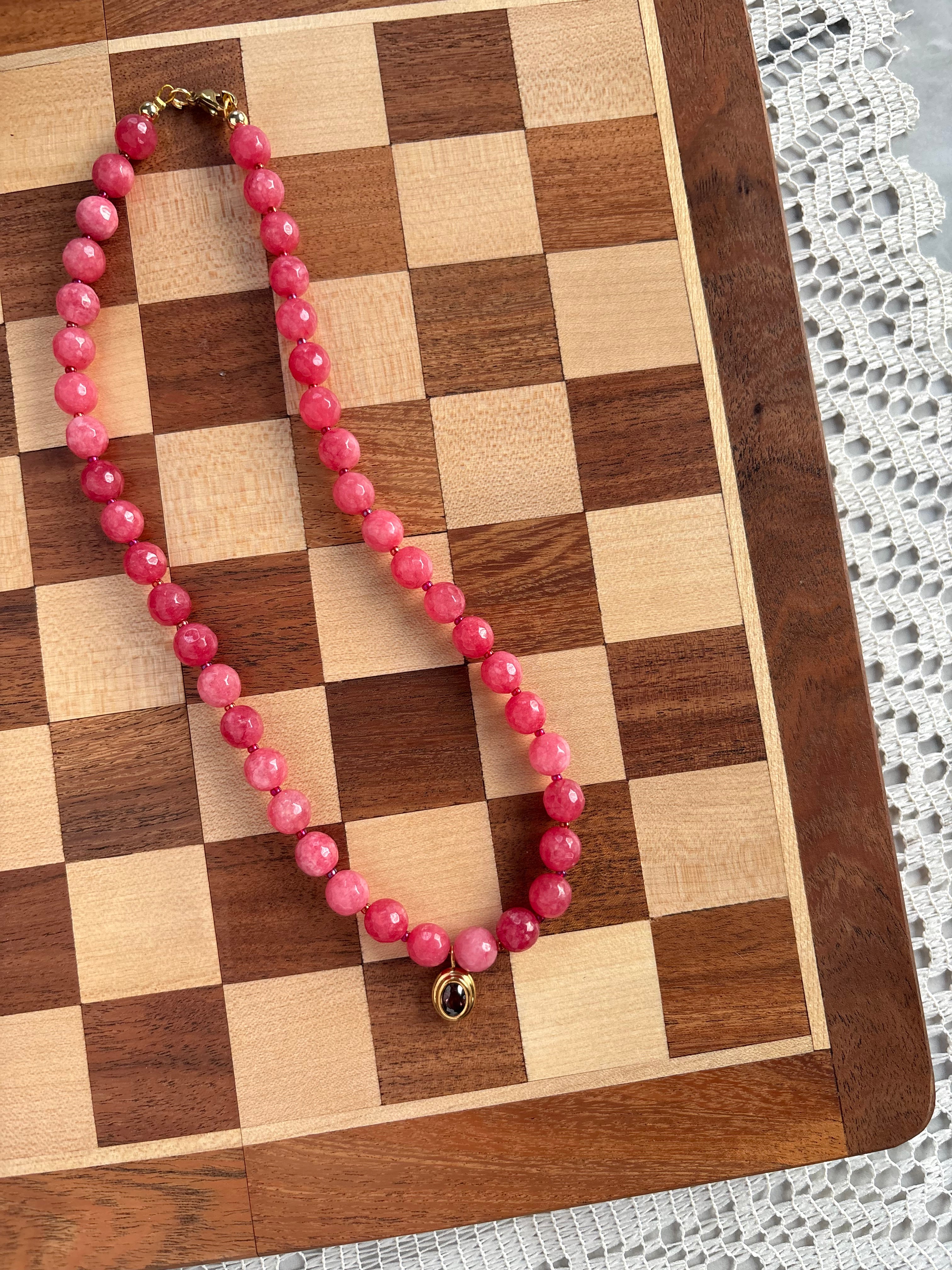Rouge pink beaded necklace