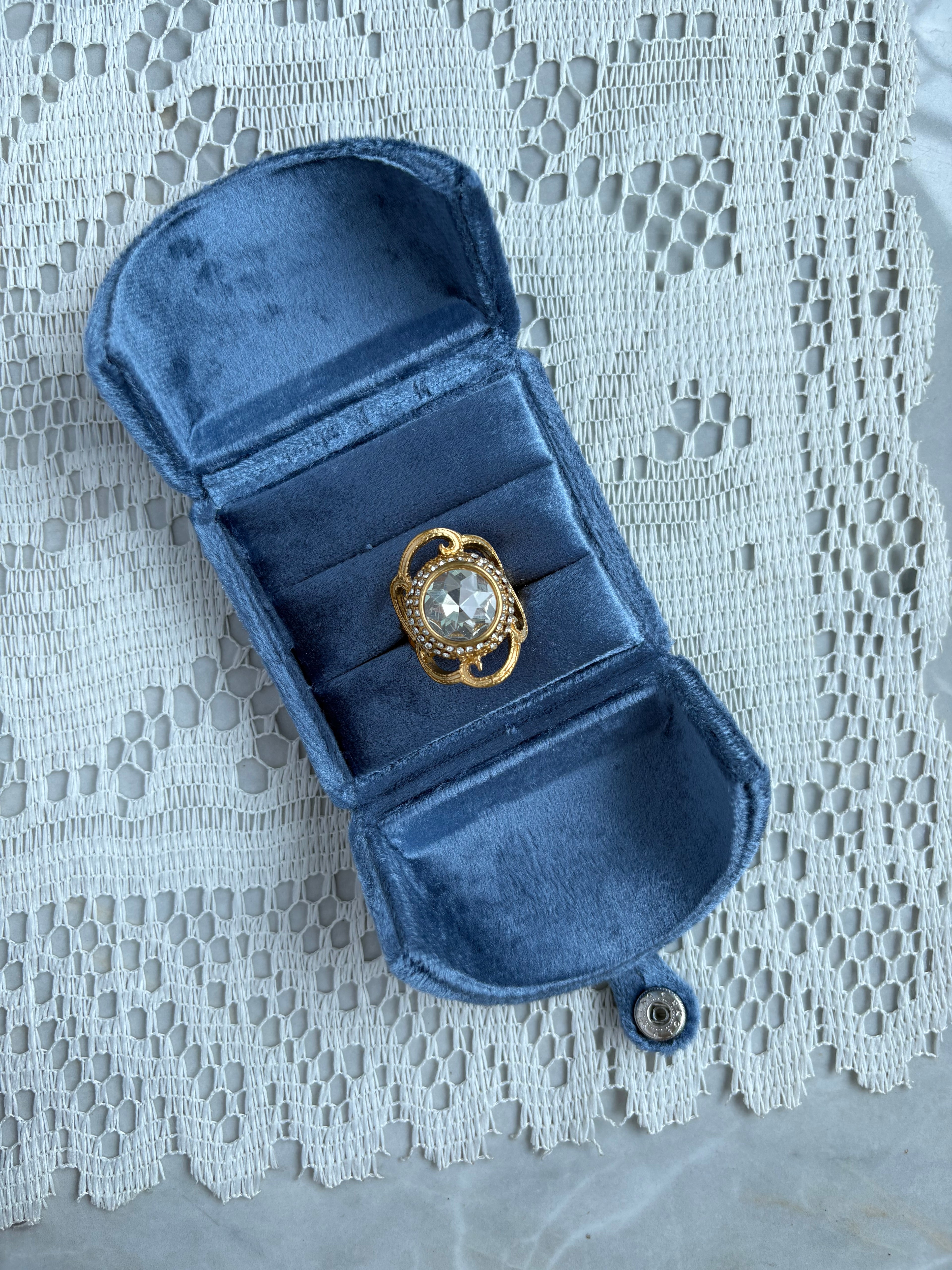 Stone cluster flower ring
