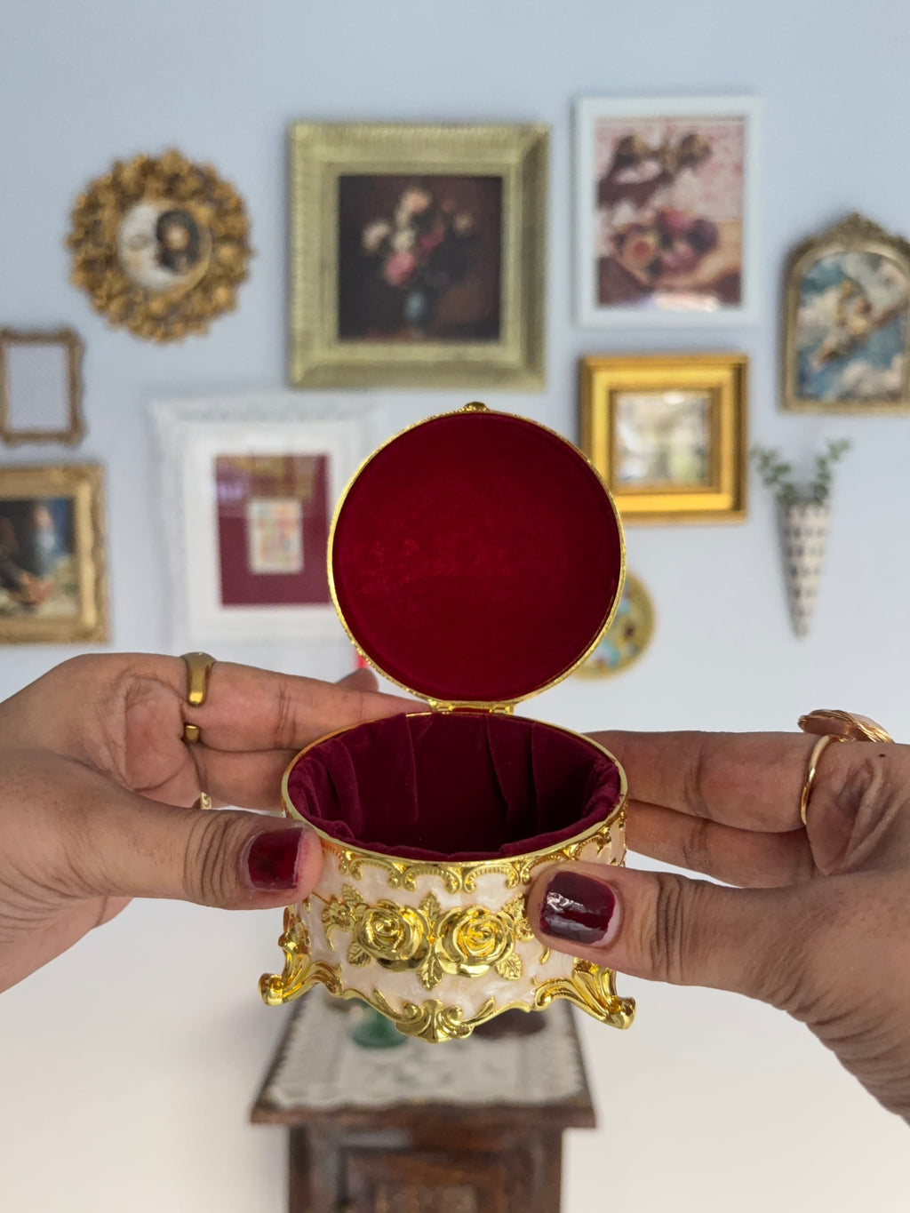 Vintage jewellery box