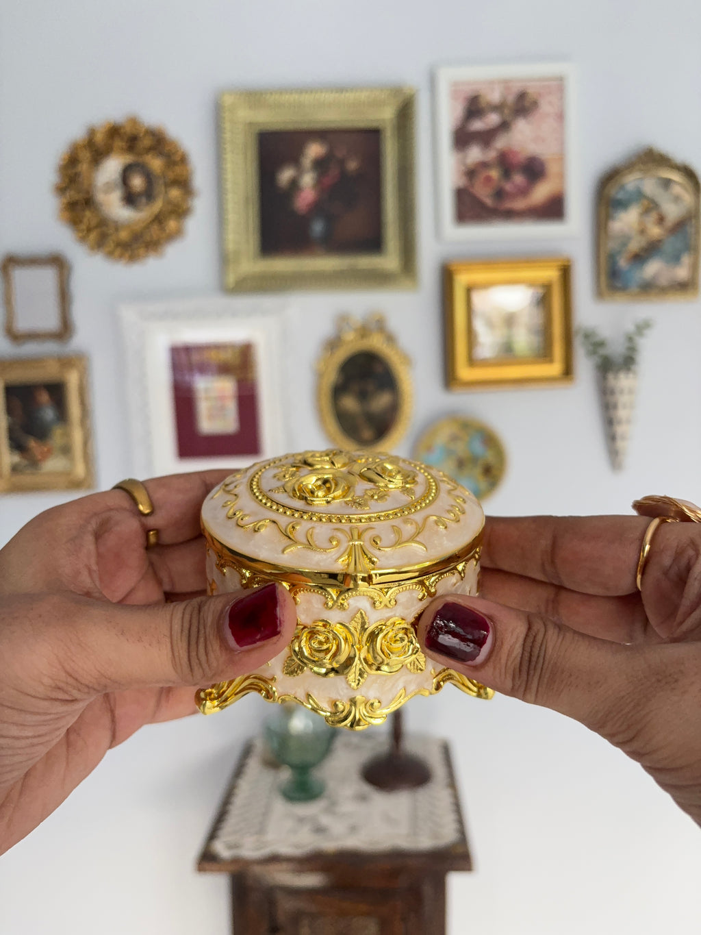 Vintage jewellery box