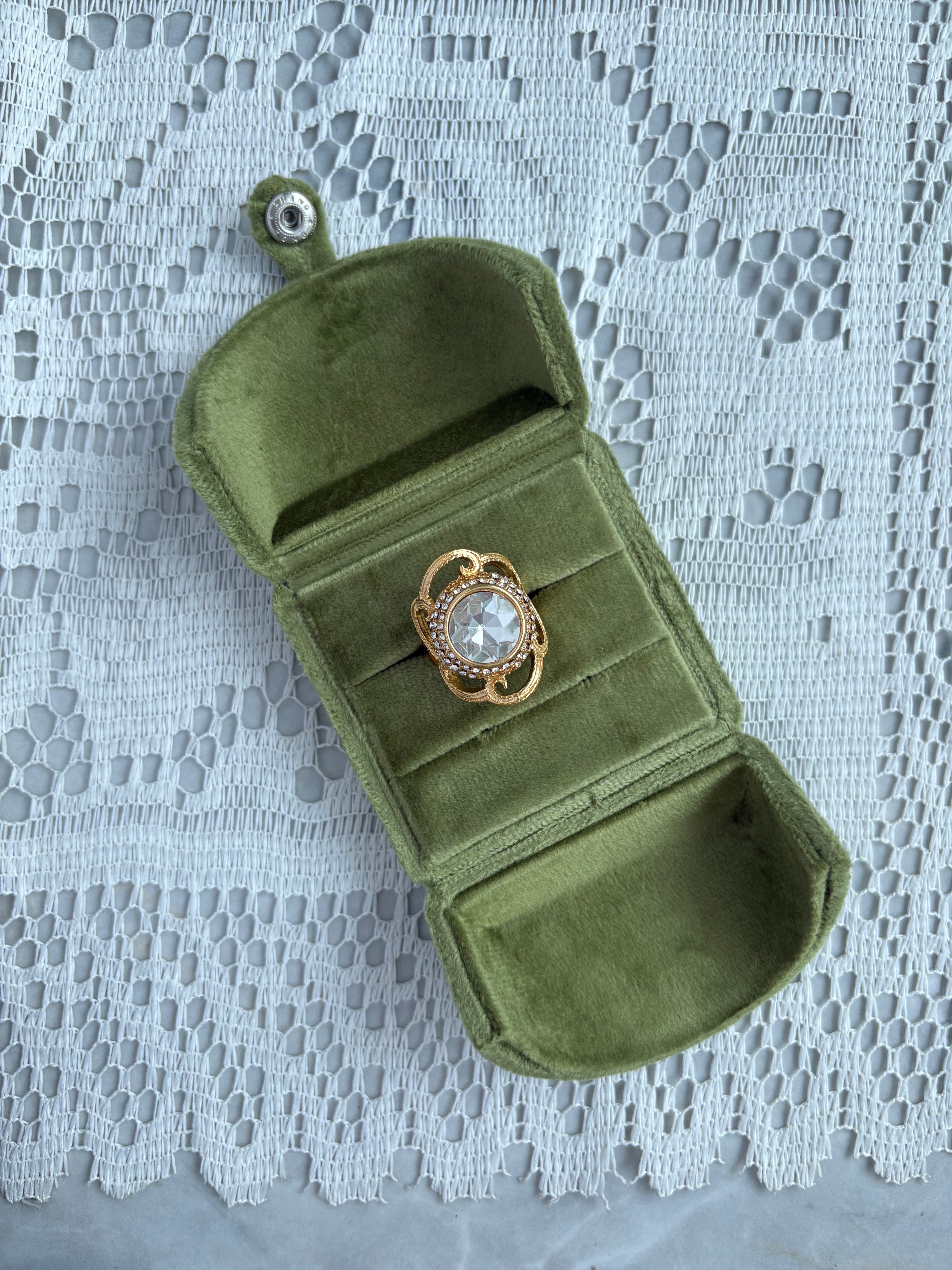 Stone cluster flower ring