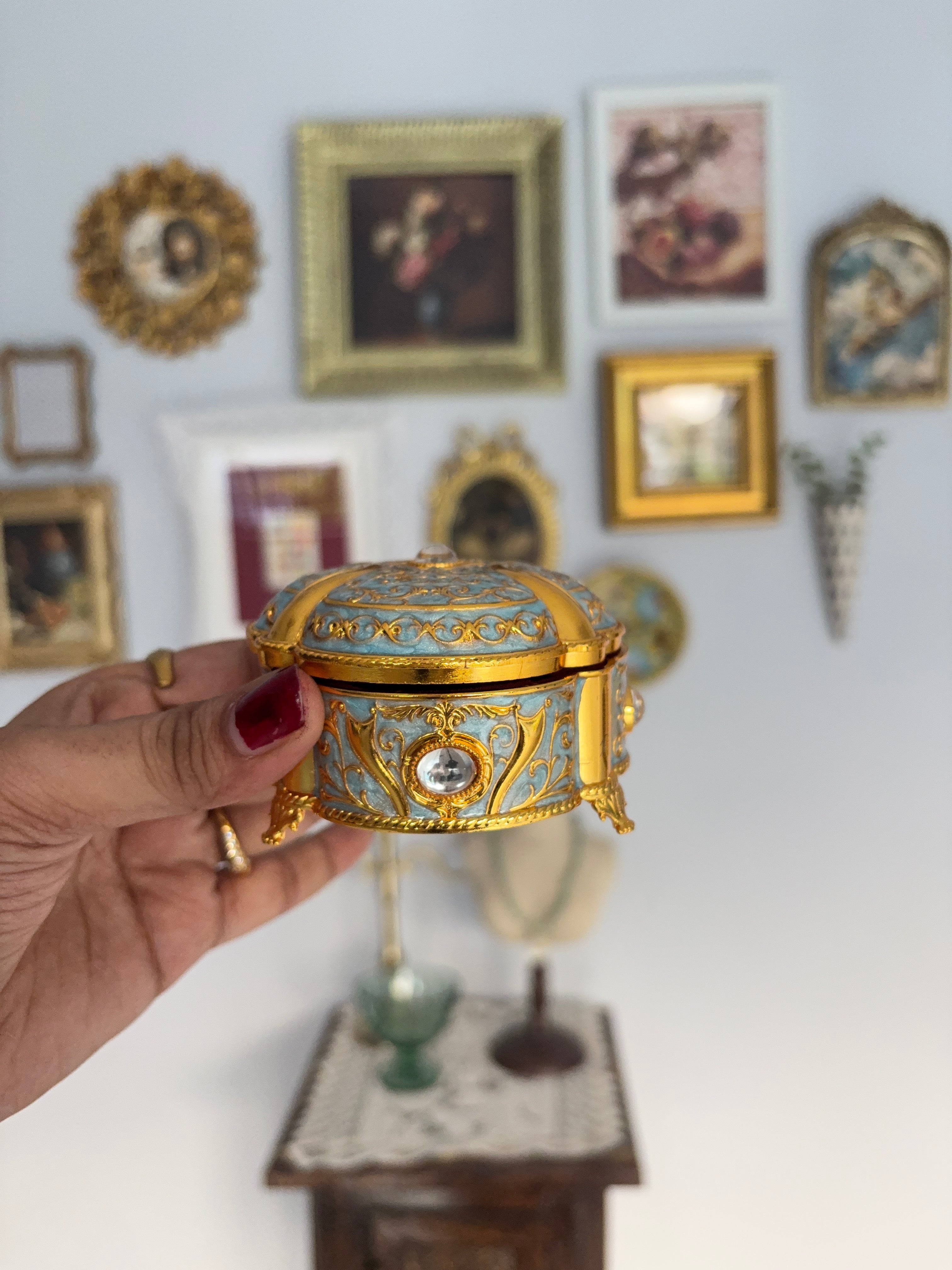 Vintage style jewellery box