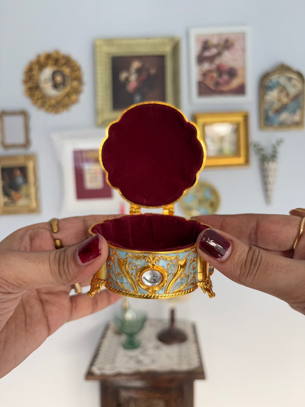 Vintage style jewellery box