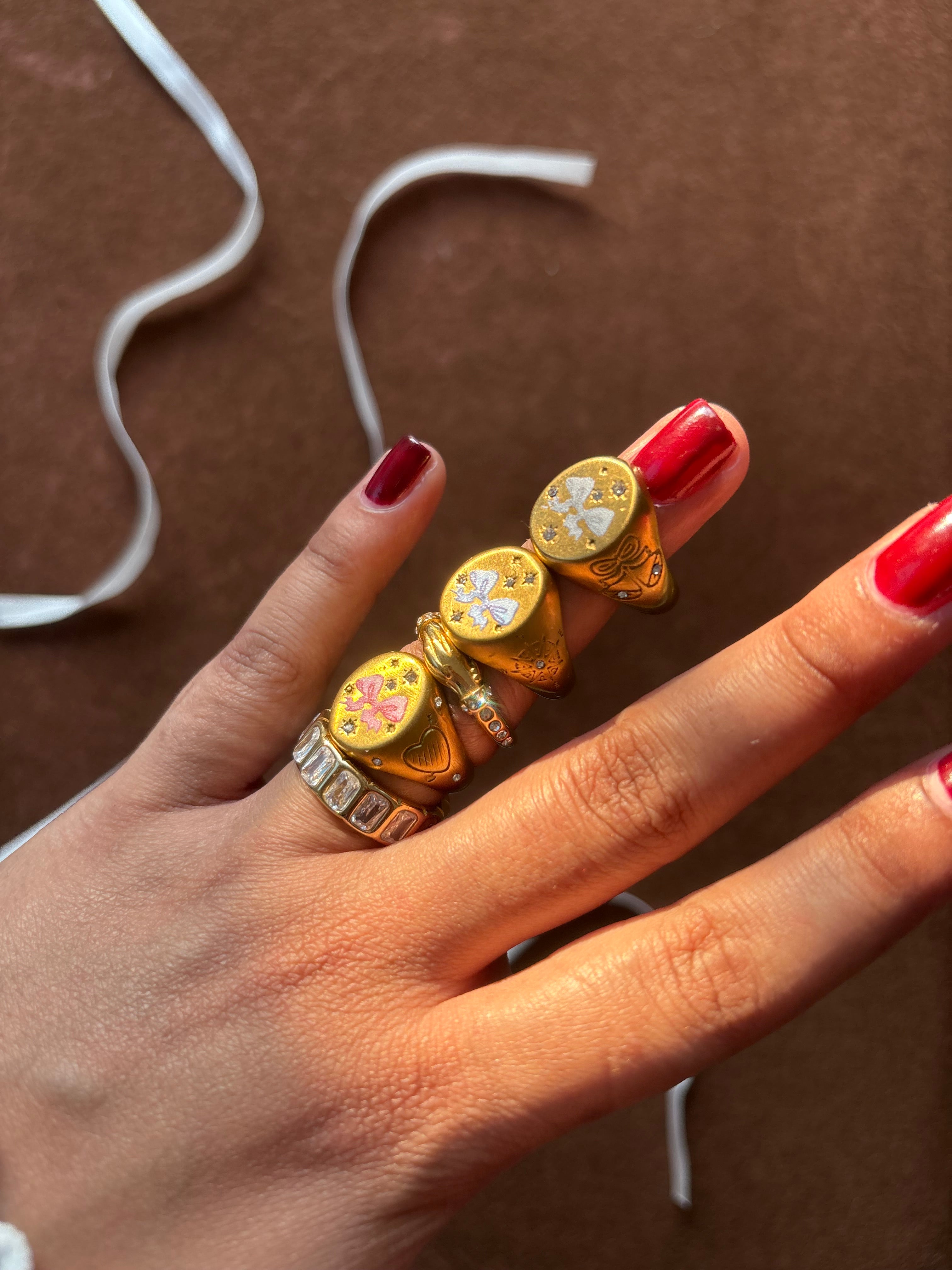Vintage style bow ring