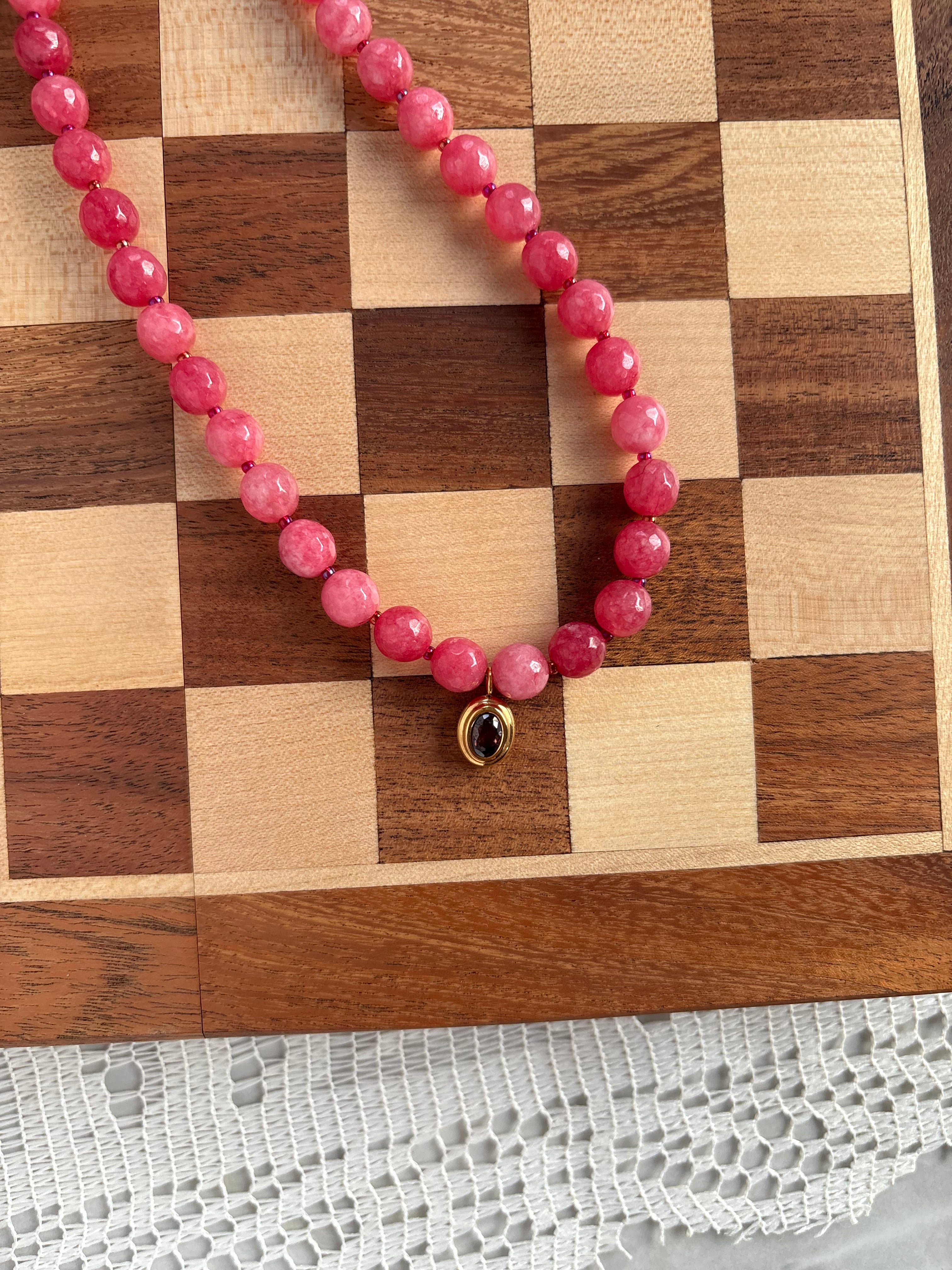 Rouge pink beaded necklace