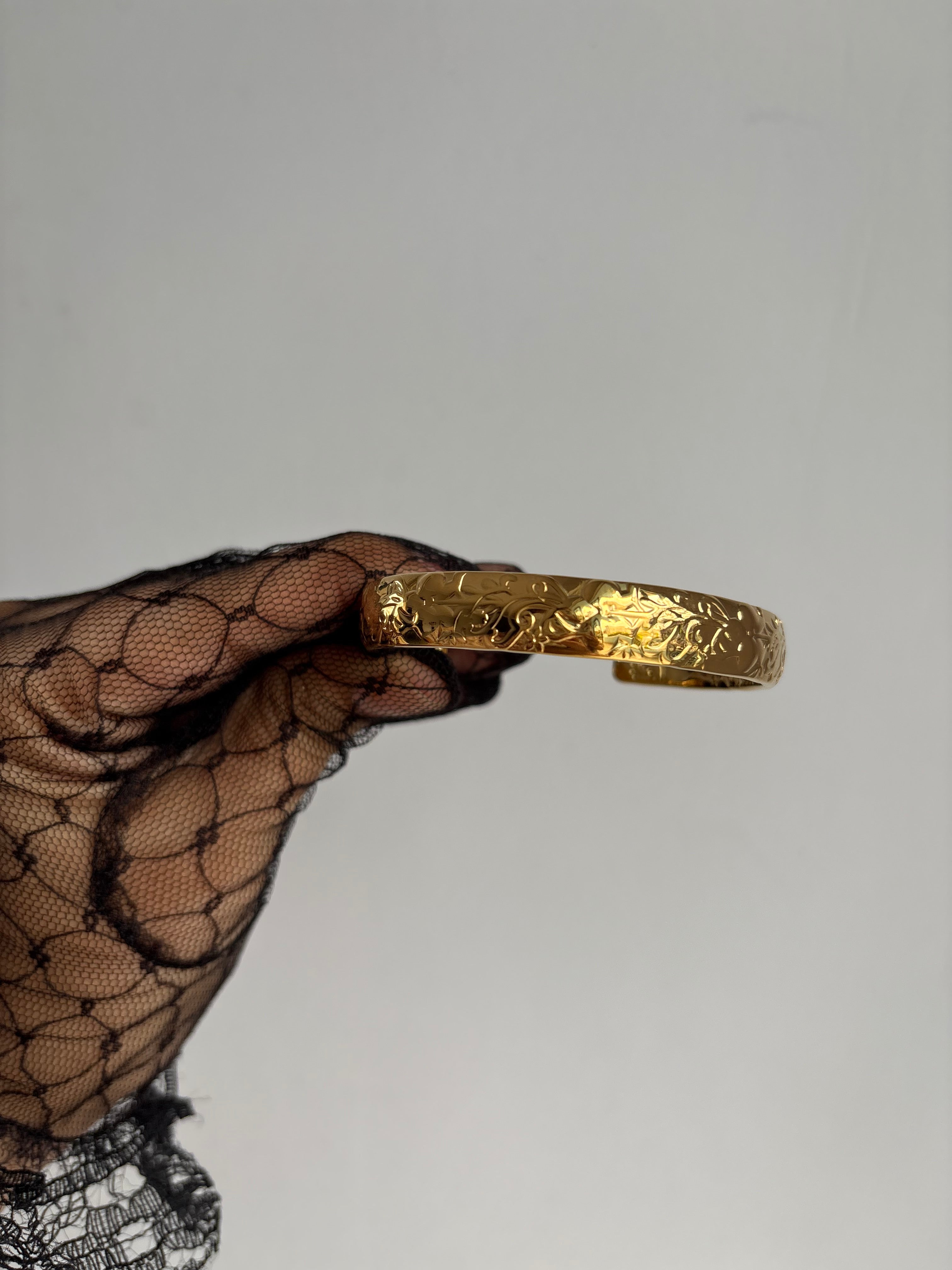 Floral hand cuff