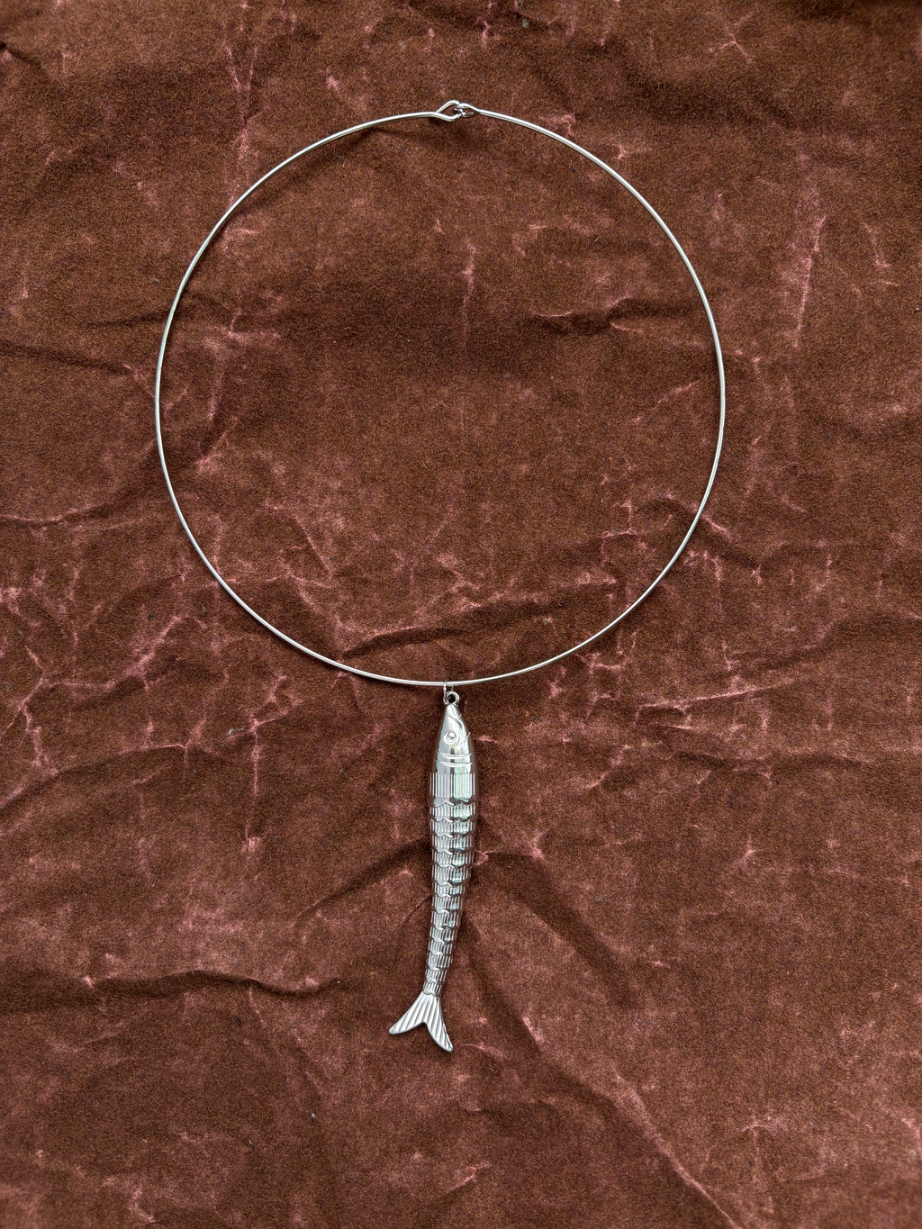 Big fish collar necklace