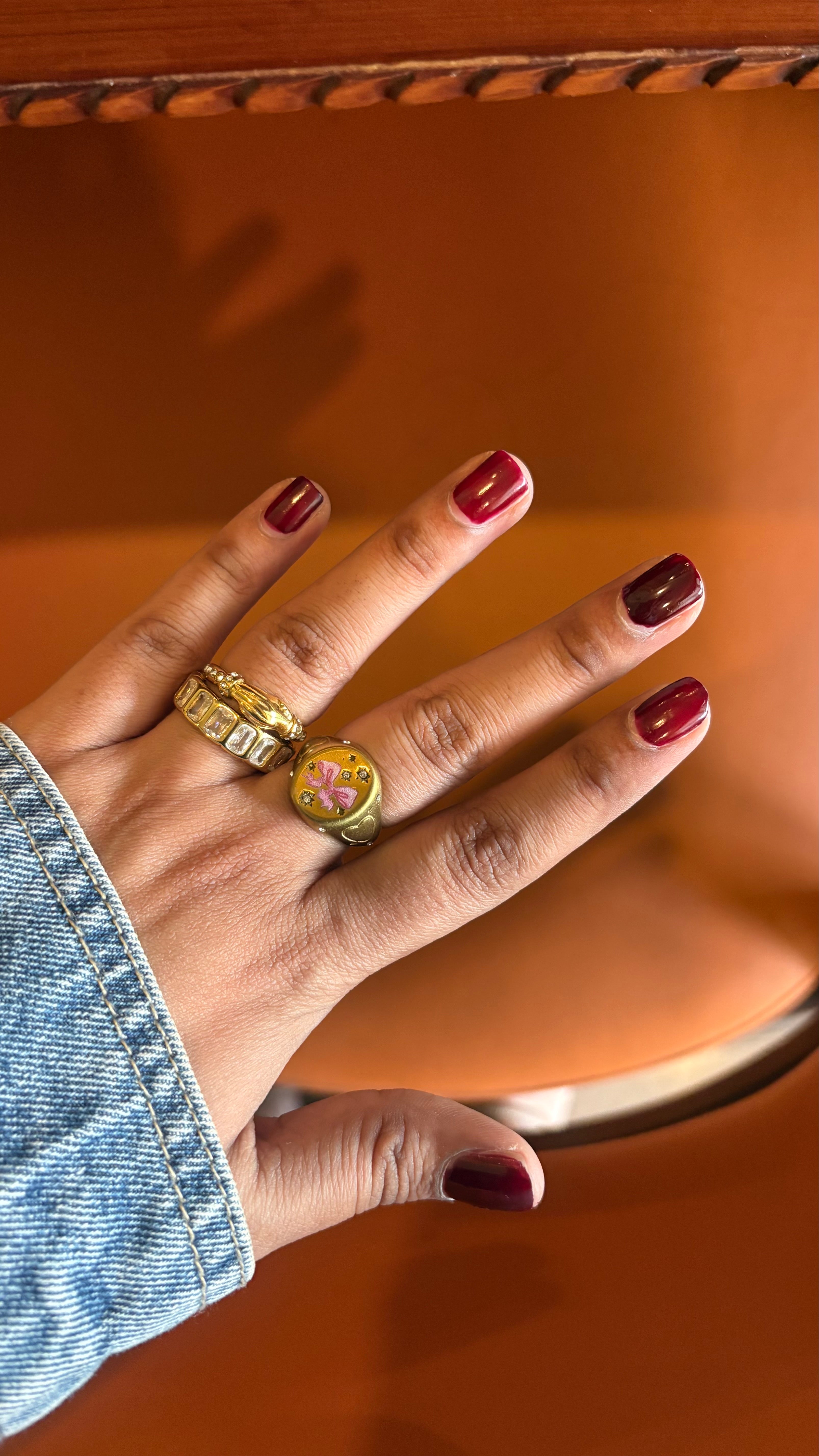 Vintage style bow ring