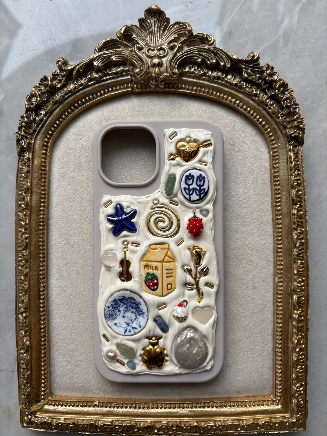 Pinteresty Phone case ( ceramic charms)