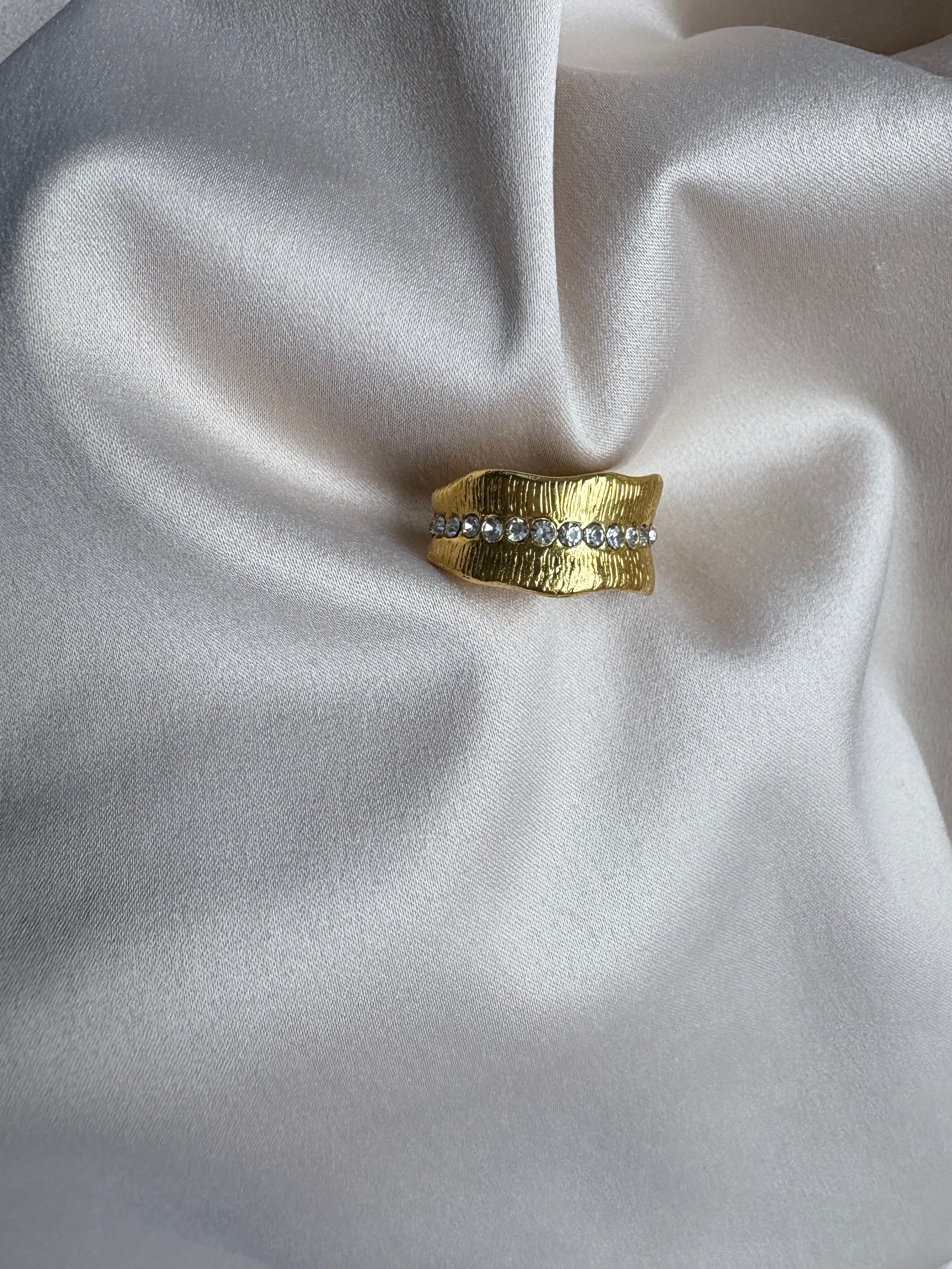 Textured ring