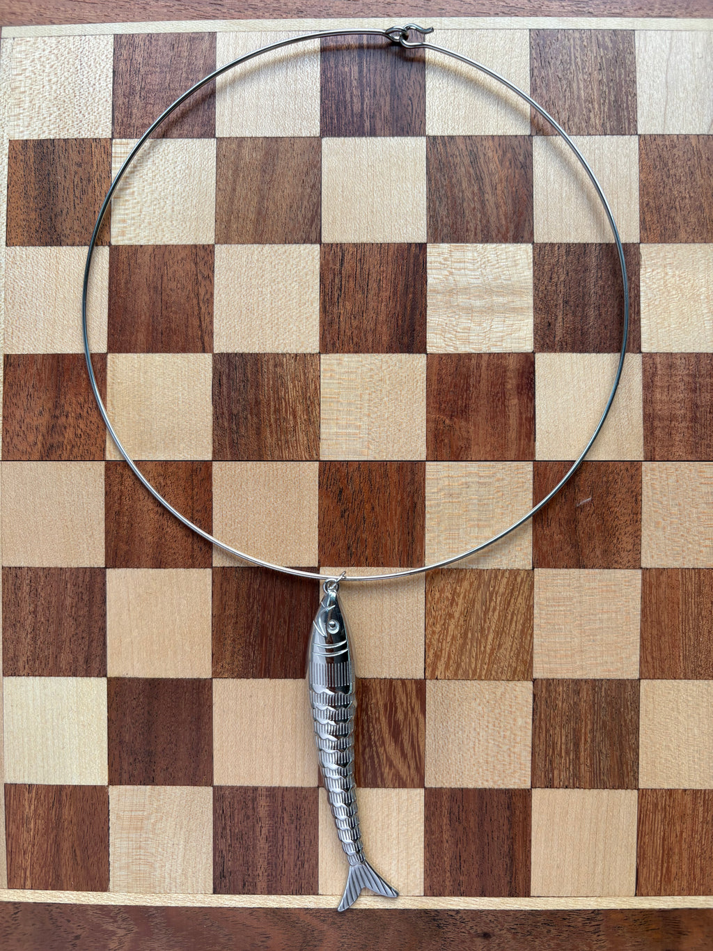 Big fish collar necklace