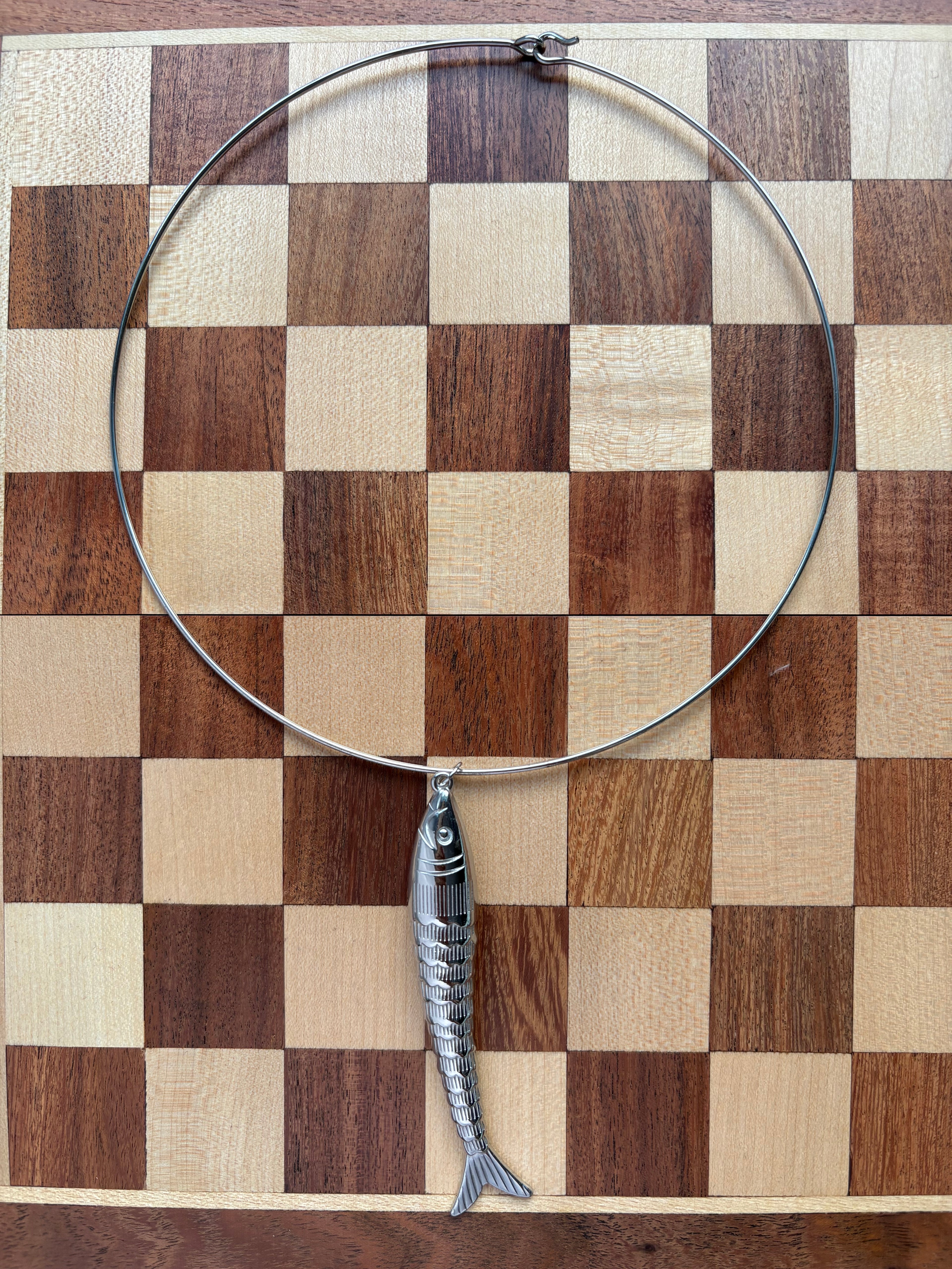 Big fish collar necklace