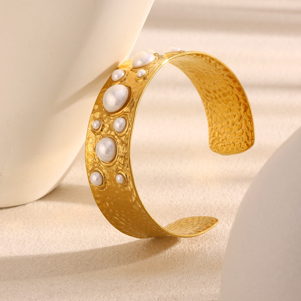Broad Hand cuff