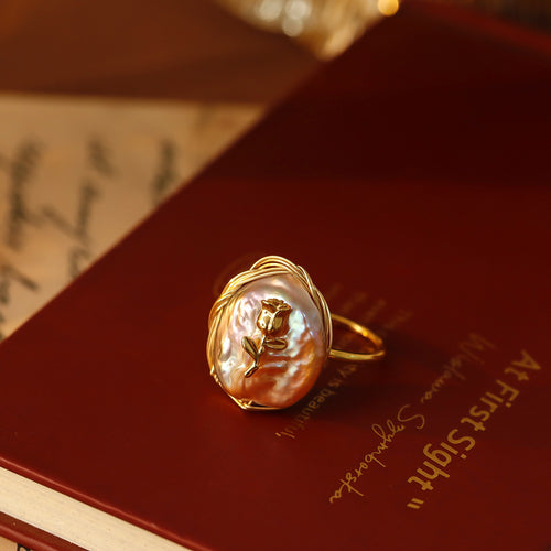 Baroque pearl ring