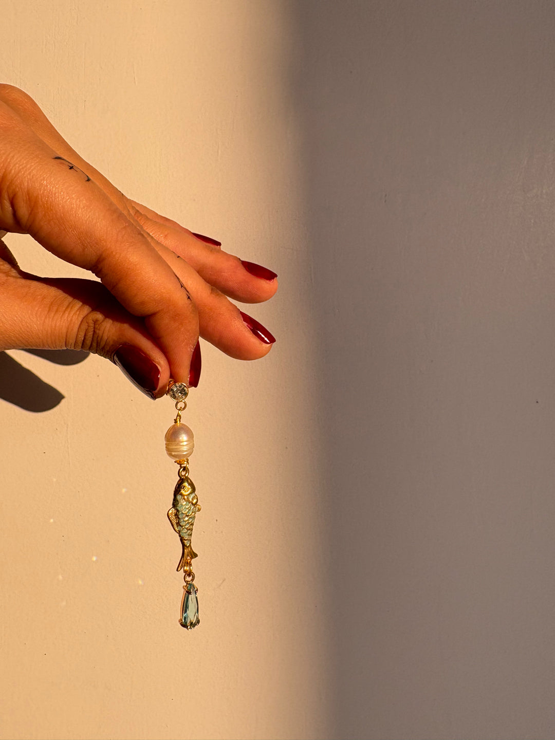 Mismatched fish dangler